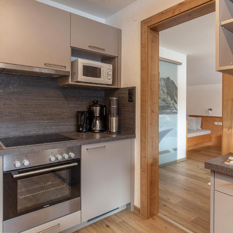 Gustls Ferienhäusl - Two-Bedroom Apartment with Balcony (4 Adults) - 15