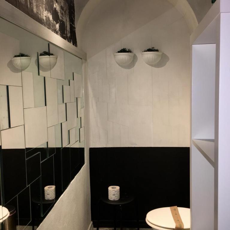 Minihomecatania - Double Room with Private Bathroom - 11