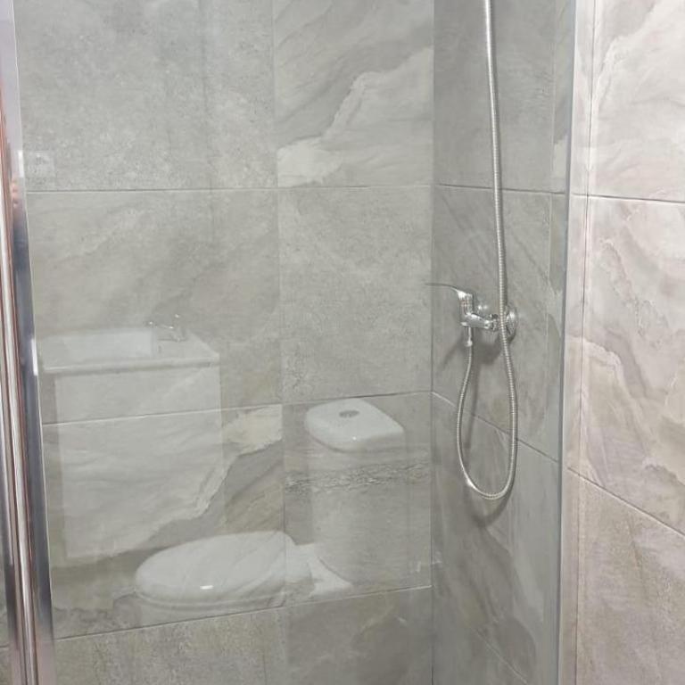 Piso Grande Amplio para grandes grupos 4 Dormitorios 2 baños,Asc 4AC y WIFI - Apartment - 61