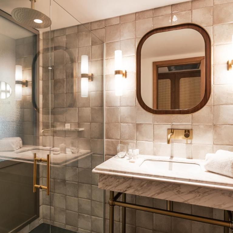 Costanero Hotel Montevideo - MGallery Collection - Habitación Deluxe con vistas al mar - Cama extragrande - 11