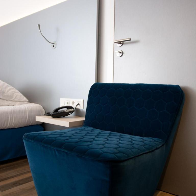 Colmar Hotel - Chambre Triple Confort - Accessible aux Personnes à Mobilité Réduite - 3