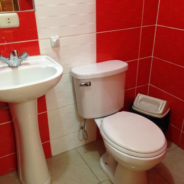 Hotel Los Gladiolos - Habitación Familiar con baño privado - 7