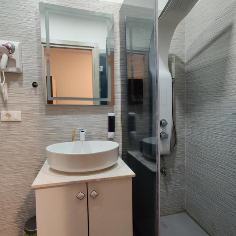 B&B Crocevia - Camera Deluxe Matrimoniale/Doppia con Letti Singoli con Vista Città - 11