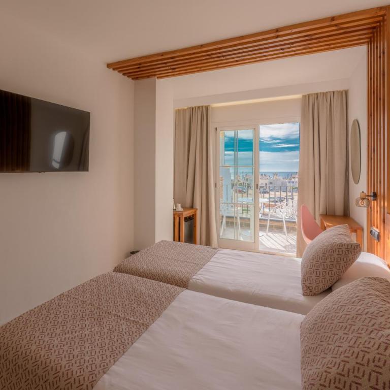 Hotel Boutique Sibarys - Adults Recommended - Habitación Doble Deluxe con balcón y vistas parciales al mar - 9
