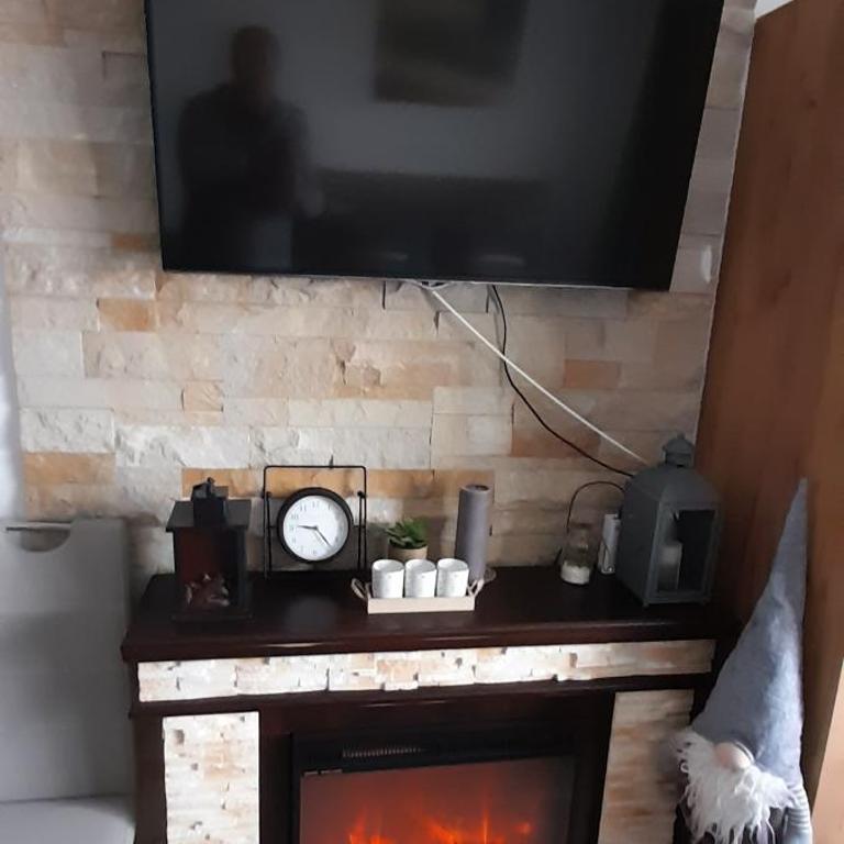 Apartman Milmari Vujic P23 and P26 - Studio with Mountain View - 1