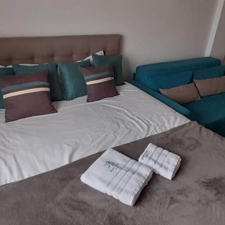 Apartman Milmari Vujic P23 and P26 - Studio with Mountain View - 9