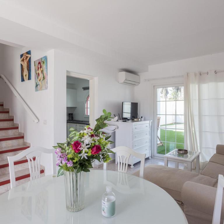 Galera Beach Boutique Art Villas with Private Pools, Free Wifi & BBQ, Corralejo by Amazzzing Travel - Villa de 3 dormitorios - 5