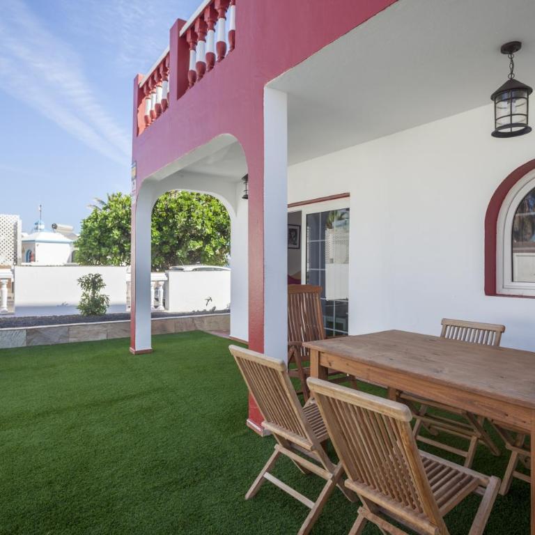 Galera Beach Boutique Art Villas with Private Pools, Free Wifi & BBQ, Corralejo by Amazzzing Travel - Villa de 3 dormitorios - 10