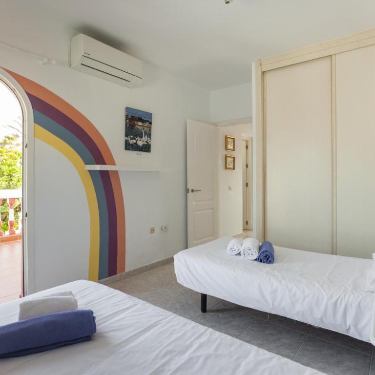 Galera Beach Boutique Art Villas with Private Pools, Free Wifi & BBQ, Corralejo by Amazzzing Travel - Villa de 3 dormitorios - 2