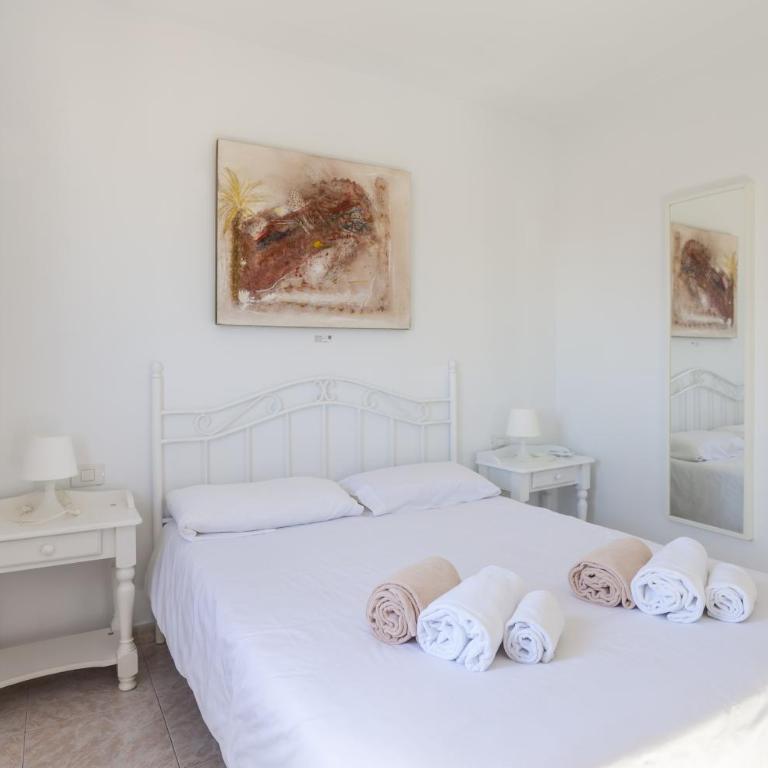 Galera Beach Boutique Art Villas with Private Pools, Free Wifi & BBQ, Corralejo by Amazzzing Travel - Villa de 3 dormitorios - 24