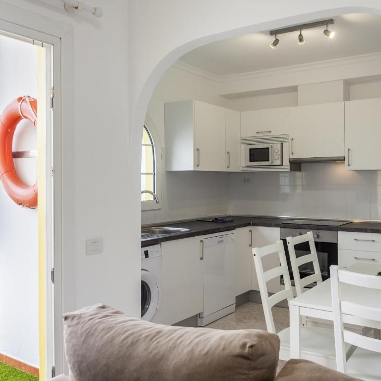 Galera Beach Boutique Art Villas with Private Pools, Free Wifi & BBQ, Corralejo by Amazzzing Travel - Villa Playa - 10