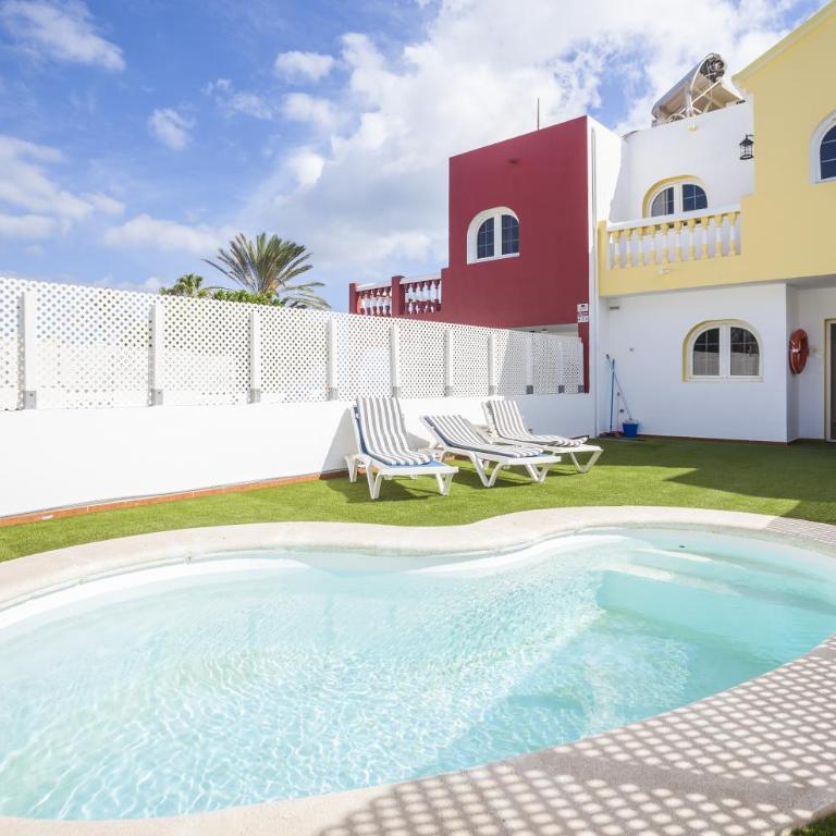 Galera Beach Boutique Art Villas with Private Pools, Free Wifi & BBQ, Corralejo by Amazzzing Travel - Villa Playa - 4