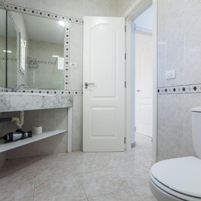 Galera Beach Boutique Art Villas with Private Pools, Free Wifi & BBQ, Corralejo by Amazzzing Travel - Villa Playa - 33