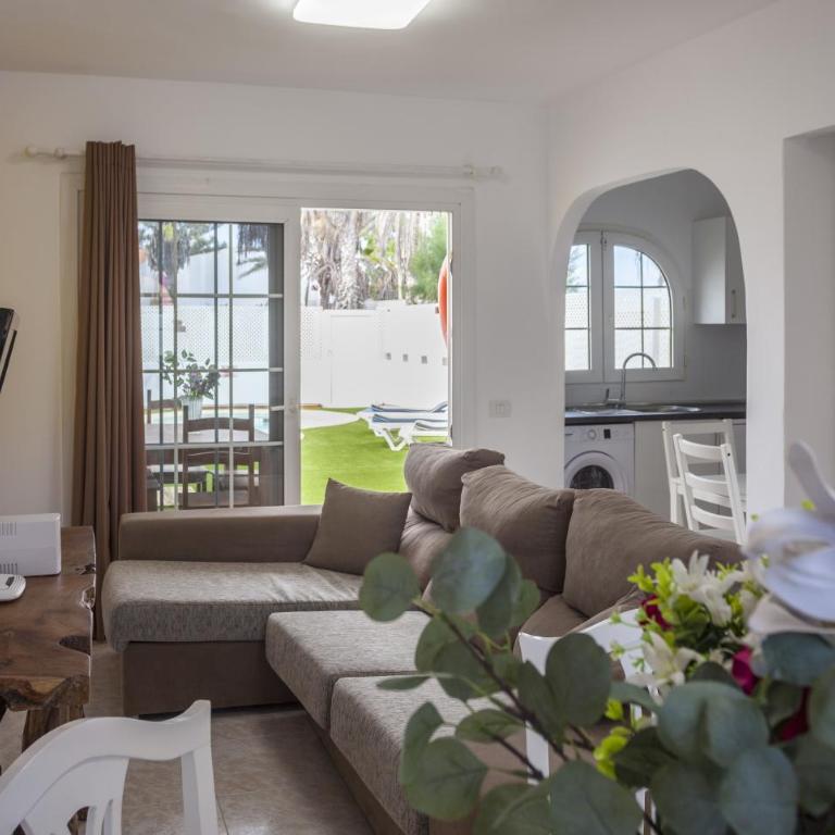Galera Beach Boutique Art Villas with Private Pools, Free Wifi & BBQ, Corralejo by Amazzzing Travel - Villa Playa - 27