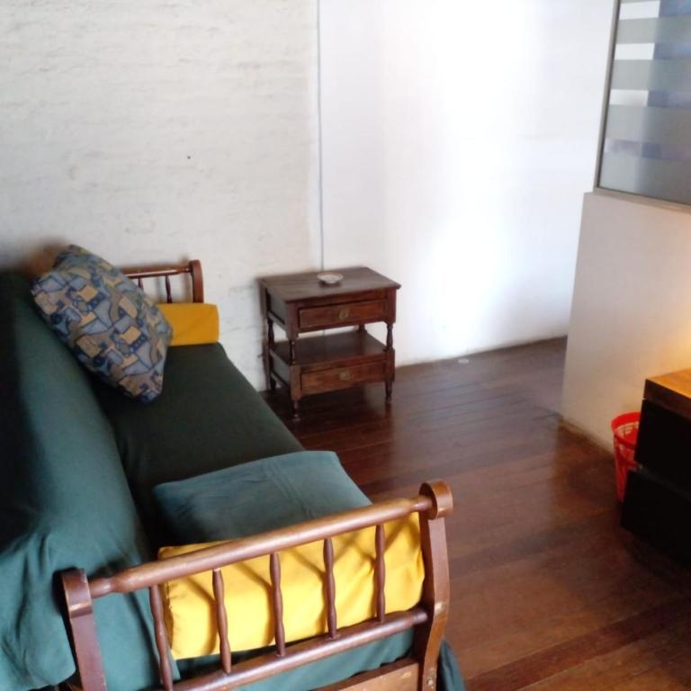 Sarandí Lofts - Basic Triple Room with Shared Bathroom - 9