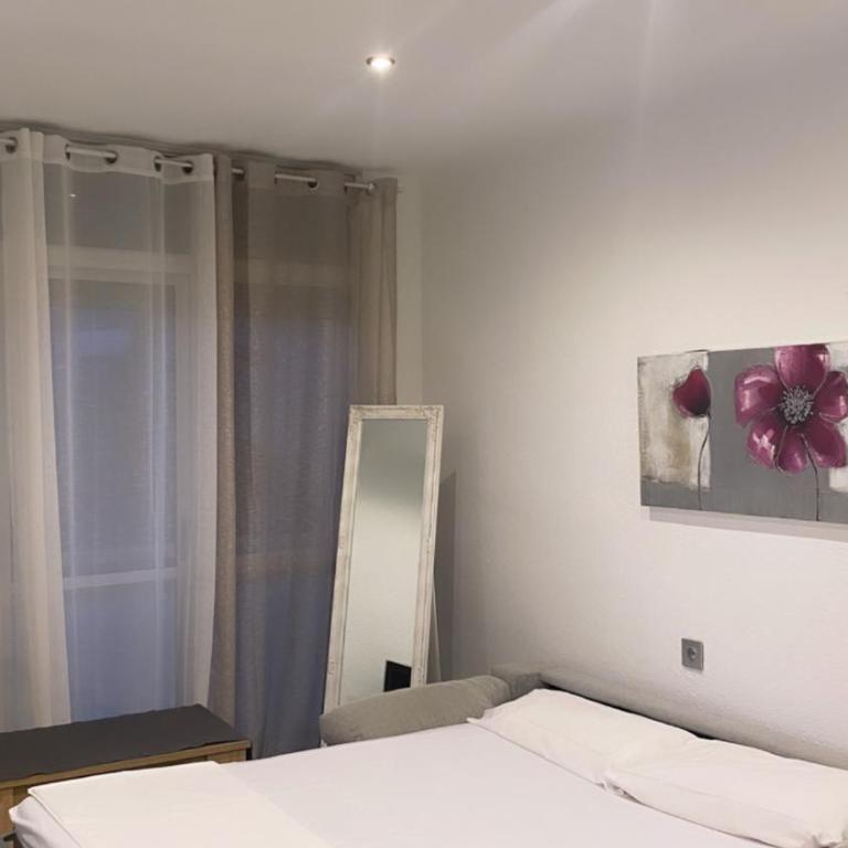 Apartsalou Tati - Two-Bedroom Apartment - 14
