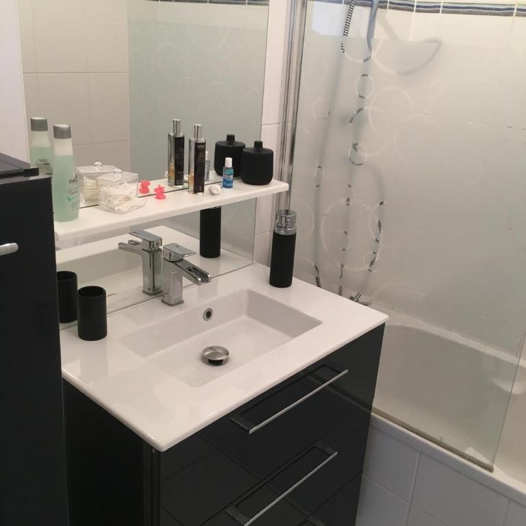 2 Pièces - Quartier Calme - Parking gratuit - Appartement 1 Chambre - 8