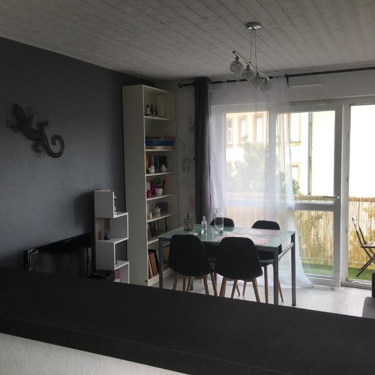 2 Pièces - Quartier Calme - Parking gratuit - Appartement 1 Chambre - 2