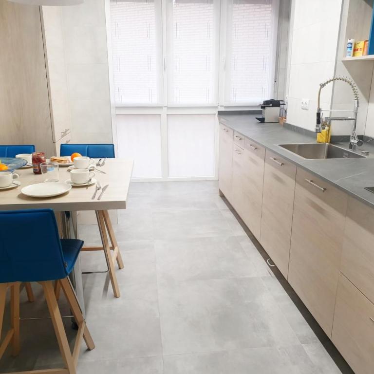 San Antón Piso de lujo centro con Aire ac by Apartamentos Logrono - Apartamento de 3 dormitorios - 39