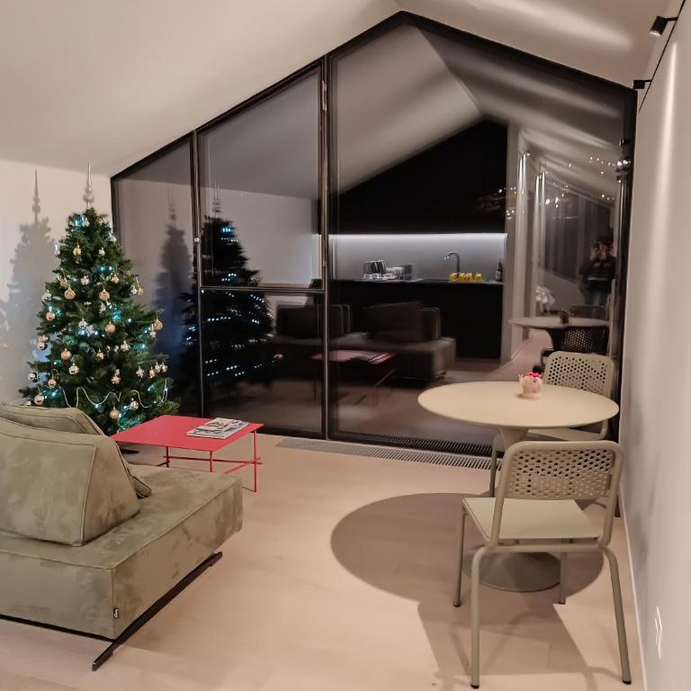 V&V RentRoom Design - Appartamento con Vista Montagna - 14