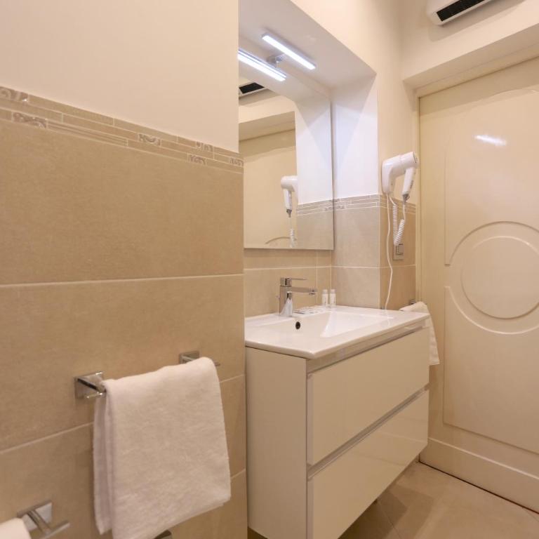 Benedetta 22 - Trastevere - Appartamento con Balcone - 22