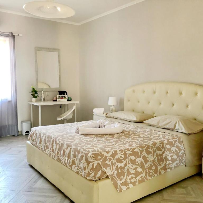 Hangar Inn - Camera Matrimoniale con Bagno Privato Esterno - 4
