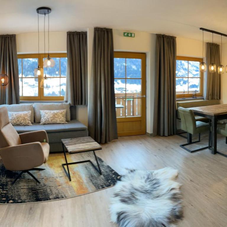 Landhaus Lodges Kaprun by we rent - Apartment mit Balkon - 1
