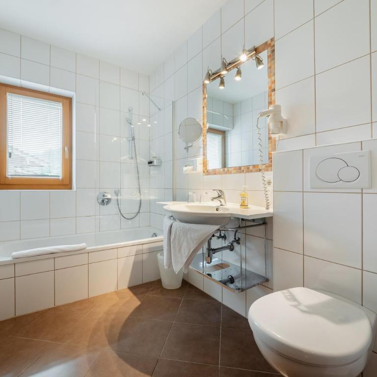 Kräuterhotel Hochzillertal - Superior Dreibettzimmer - 22