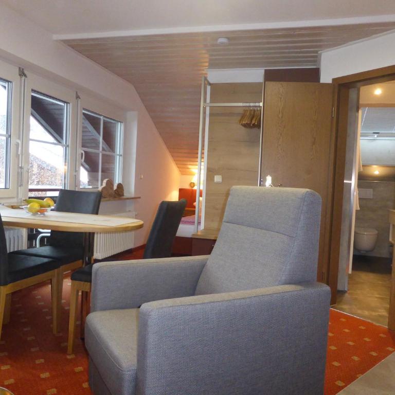 Ferienhotel Silberdistel garni - Doppelzimmer mit Balkon - 6
