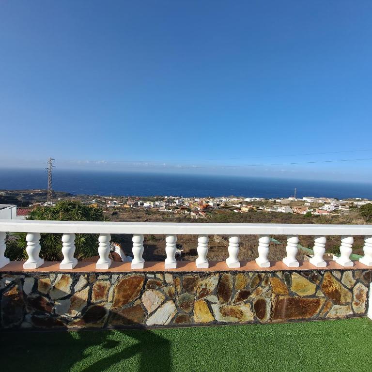 Tenerife apartment 100m2 CASA DE DON QUIJOTE with a terrace of 100m2 with a view of the ocean and Teide volcano and a garden of 600m2 - Two-Bedroom Apartment - 9