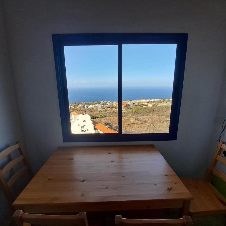 Tenerife apartment 100m2 CASA DE DON QUIJOTE with a terrace of 100m2 with a view of the ocean and Teide volcano and a garden of 600m2 - Two-Bedroom Apartment - 24