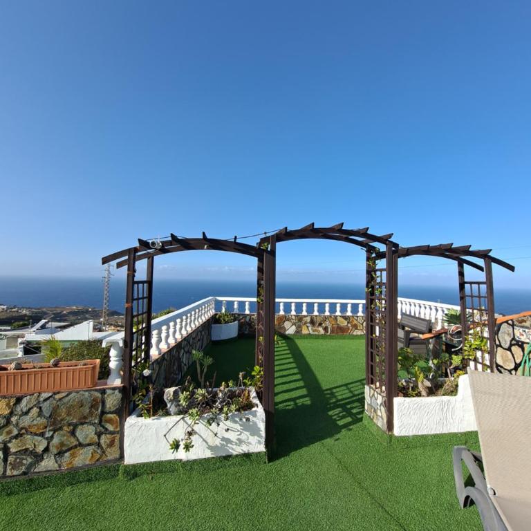 Tenerife apartment 100m2 CASA DE DON QUIJOTE with a terrace of 100m2 with a view of the ocean and Teide volcano and a garden of 600m2 - Two-Bedroom Apartment - 25