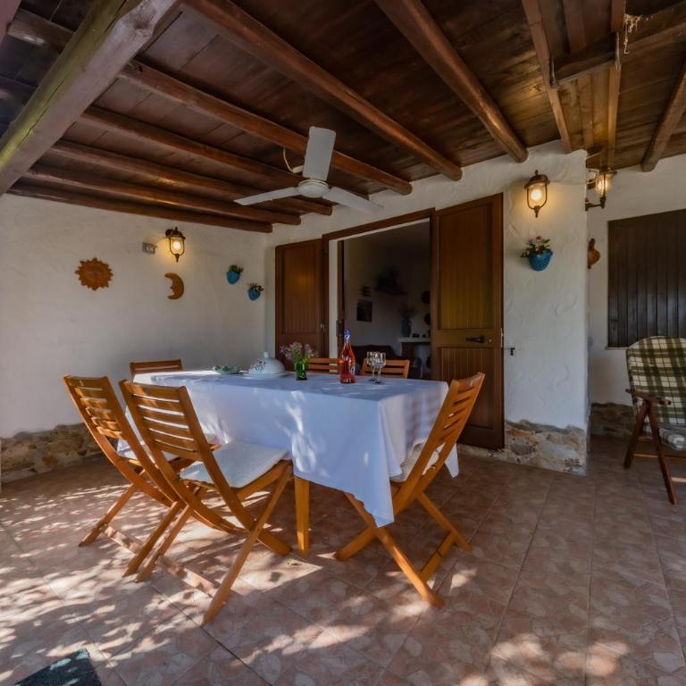 Villa Nicola - Three-Bedroom House - 2