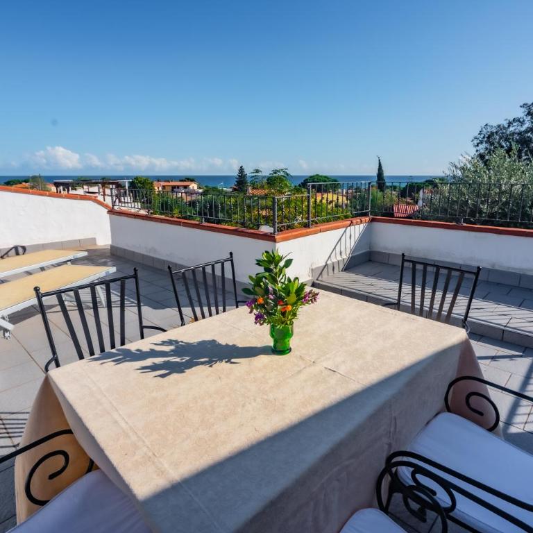 Villa Nicola - Three-Bedroom House - 4