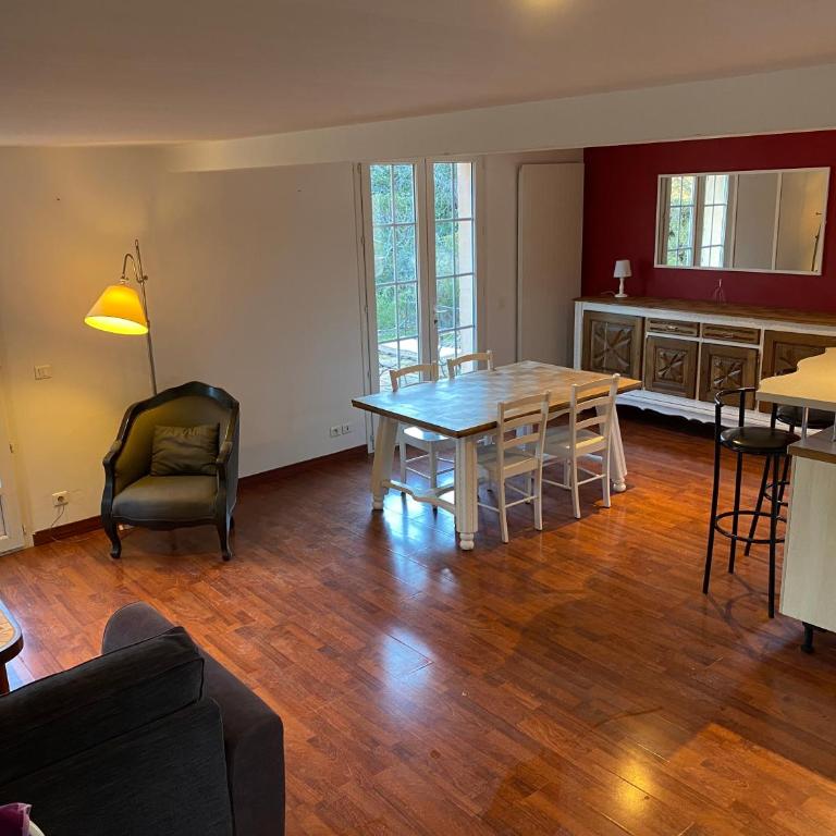 Charmant Mazet - Maison 2 Chambres - 17