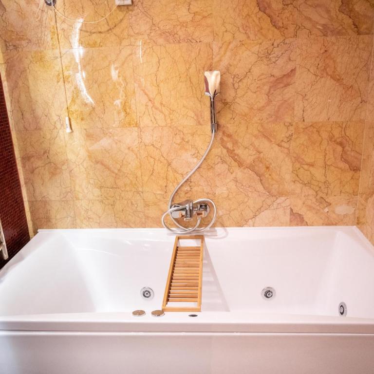 NATALI Luxury suites - Porodični Apartman Tipa "Suite" sa Balkonom - 21