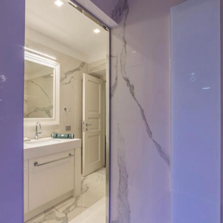 Reale Luxury Home - Two-Bedroom House - 12