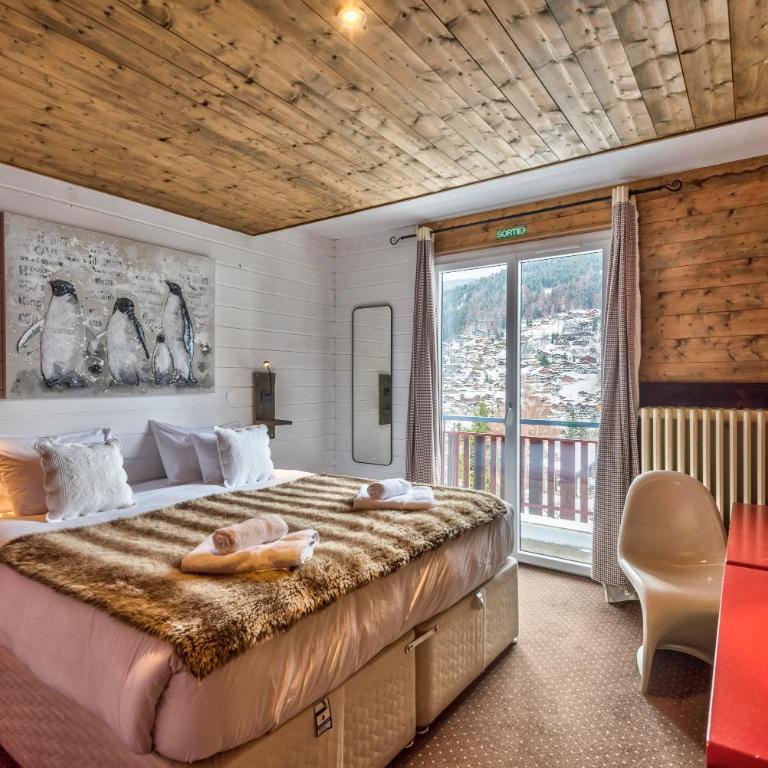 Hôtel La Chaumière - Chambre Familiale (2 Adultes + 2 Enfants) - Petit-Déjeuner Gratuit - 1