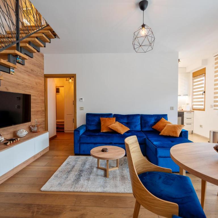 V&Dj - Two-Bedroom Apartment - 13