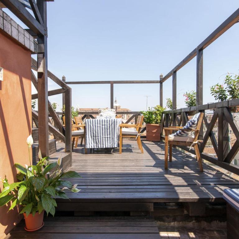 Penthouse with Rooftop Terrace and 360 Views of Venice - Venice5th - Three-Bedroom Apartment - 6