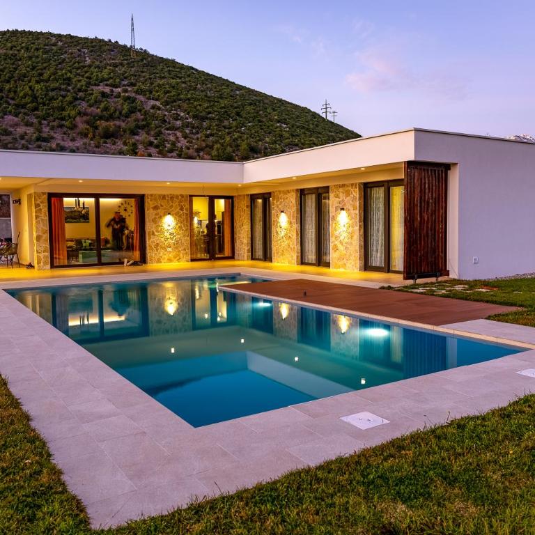 Villa Nera - Etwa - Three-Bedroom Villa - 11