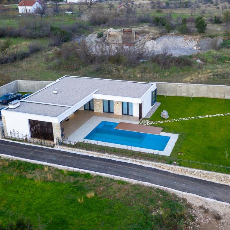 Villa Nera - Etwa - Three-Bedroom Villa - 52