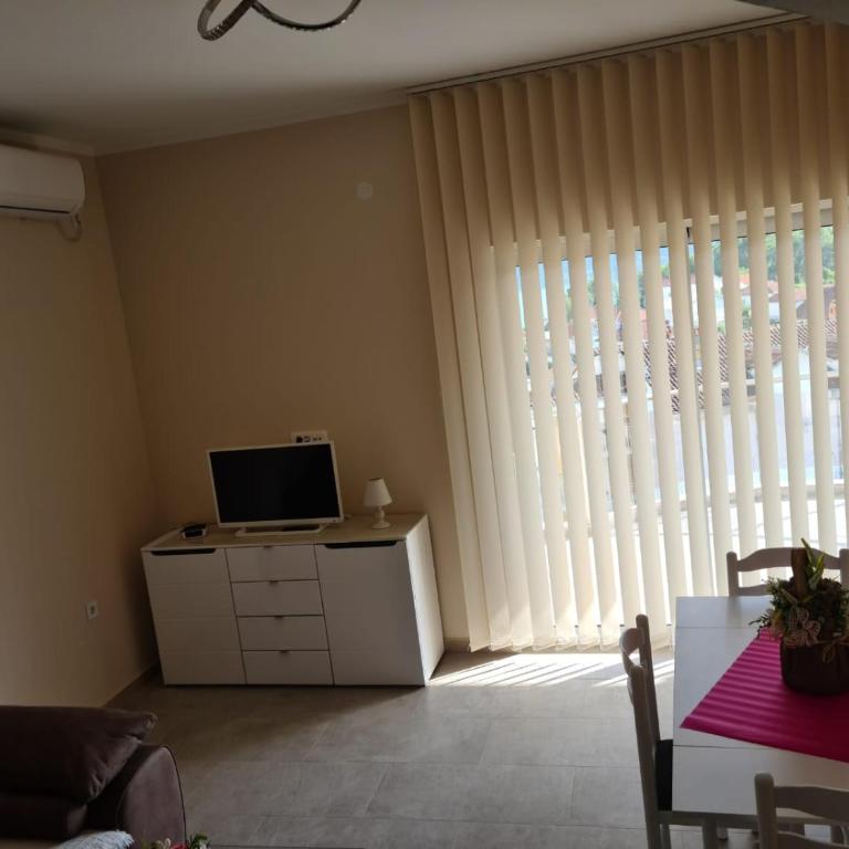 Apartmani Niksic - One-Bedroom Apartment with Sea View and Balcony - 7