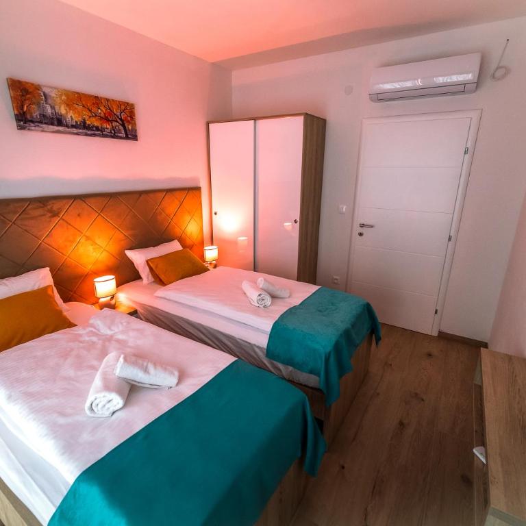 Villa Nera - Etwa - Three-Bedroom Villa - 49