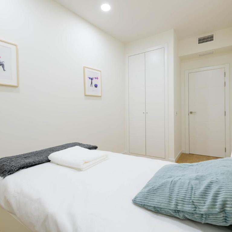 WintowinRentals Plaza del Teatro Malaga Historic Center & free parking - Apartamento de 3 dormitorios - 56