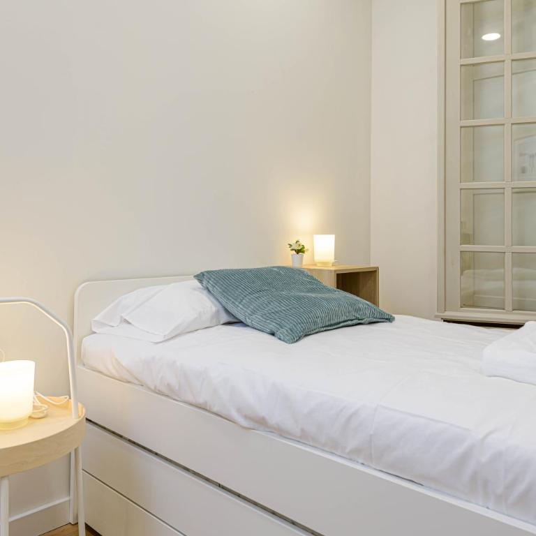 WintowinRentals Plaza del Teatro Malaga Historic Center & free parking - Apartamento de 3 dormitorios - 57
