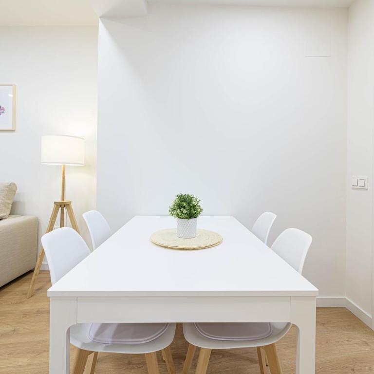 WintowinRentals Plaza del Teatro Malaga Historic Center & free parking - Apartamento de 3 dormitorios - 12