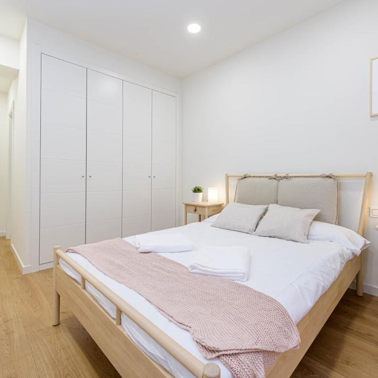 WintowinRentals Plaza del Teatro Malaga Historic Center & free parking - Apartamento de 3 dormitorios - 28