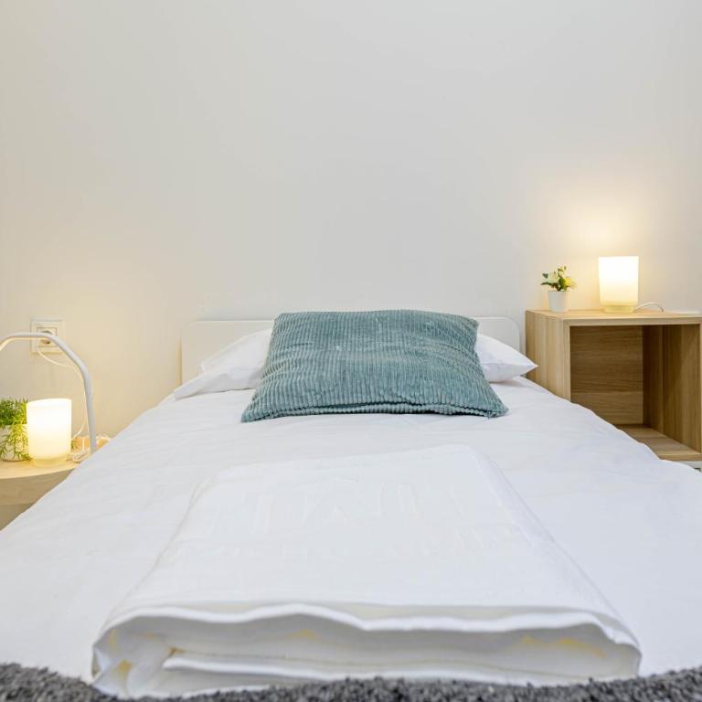 WintowinRentals Plaza del Teatro Malaga Historic Center & free parking - Apartamento de 3 dormitorios - 61