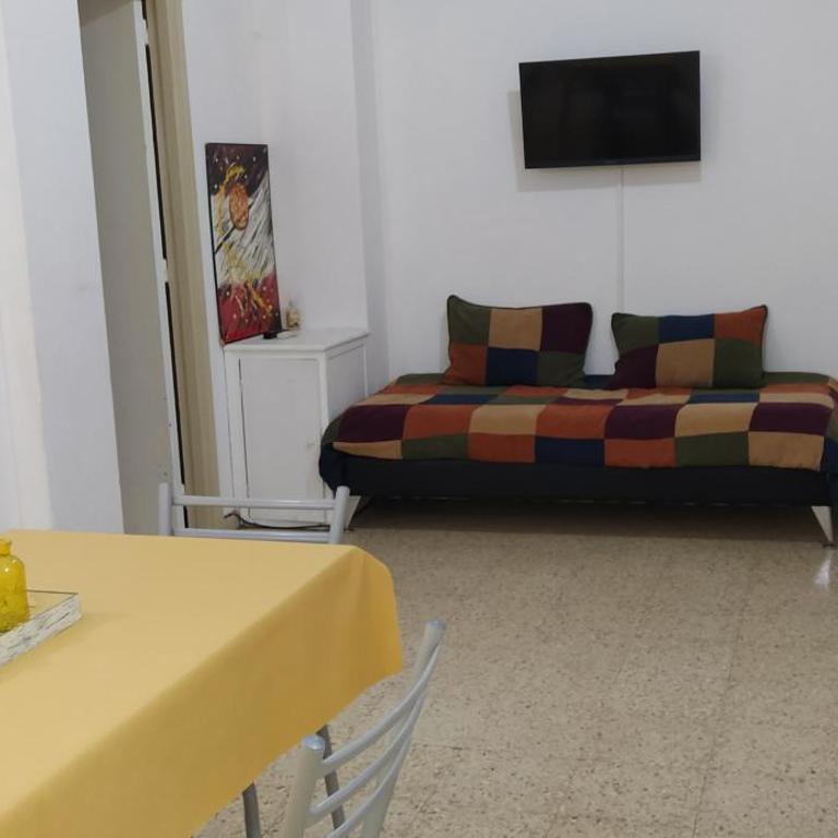 Cómodo dpto con Exlente ubicación - Apartamento de 2 dormitorios - 2
